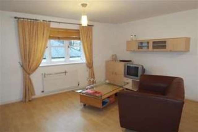  Image of 2 Bedroom Flat  To Rent at Leamington Spa, CV32 5JL