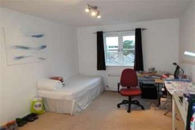  Image of 2 Bedroom Flat  To Rent at Leamington Spa, CV32 5JL