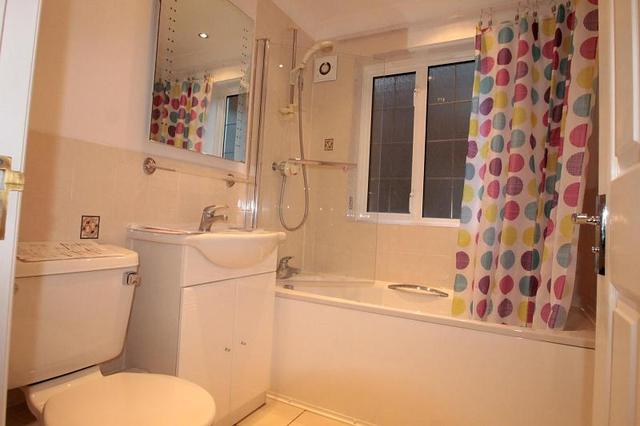  Image of 1 Bedroom Flat  To Rent at 3-7 Devonshire Road  Sutton, SM2 5HQ