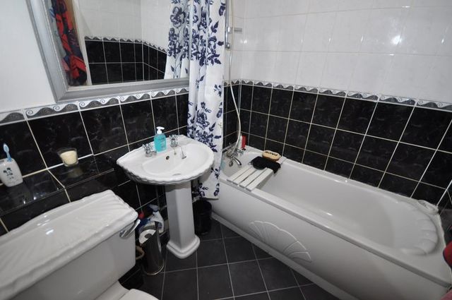  Image of 2 Bedroom Terraced  For Sale at Charter House Drive  Frome, BA11 2XT