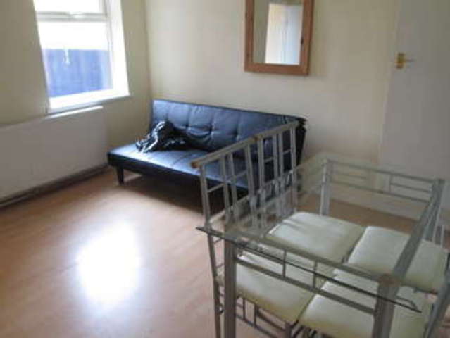  Image of 3 Bedroom Terraced  To Rent at Stoke Coventry Coventry, CV1 2BJ