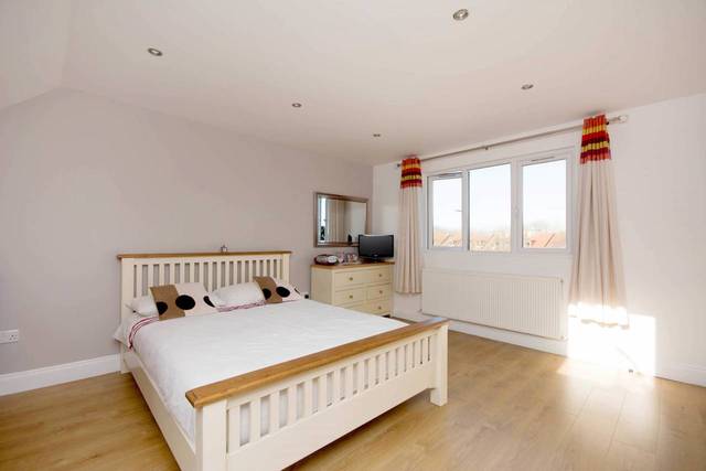  Image of 4 Bedroom Detached  For Sale at Chatsworth Crescent  Hounslow, TW3 2PB
