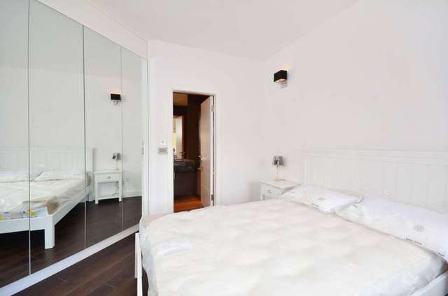  Image of 2 Bedroom Apartment  To Rent at Cheltenaham Terrace Chelsea London, SW3 4QX