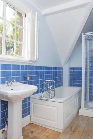  Image of 3 Bedroom Detached  For Sale at Chesterfield Walk  Greenwich, SE10 8HJ