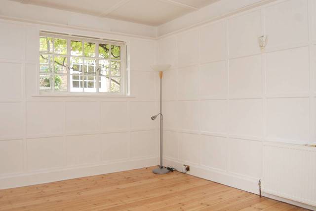  Image of 3 Bedroom Detached  For Sale at Chesterfield Walk  Greenwich, SE10 8HJ