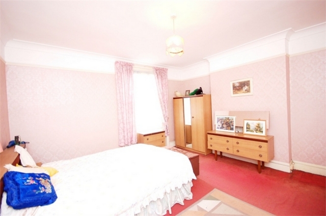  Image of 1 Bedroom Flat  For Sale at Queens Park Queens Park, NW6 6DT