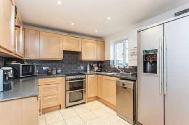  Image of 3 Bedroom Detached  For Sale at London, E14 3EG