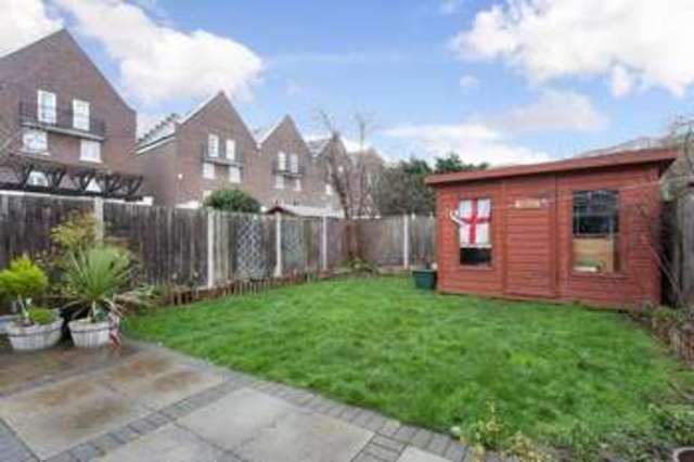  Image of 3 Bedroom Detached  For Sale at London, E14 3EG