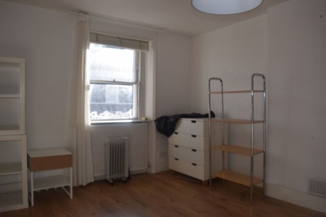  Image of 2 Bedroom Flat  To Rent at Chilworth Street  London, W2 6DT