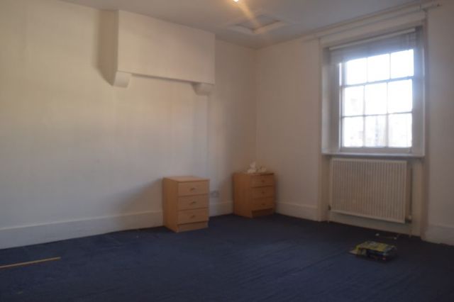 Image of 2 Bedroom Flat  To Rent at Chilworth Street  London, W2 6DT