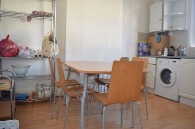  Image of 2 Bedroom Flat  To Rent at Chilworth Street  London, W2 6DT