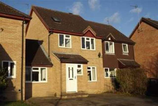  Image of 3 Bedroom Detached  To Rent at Basingstoke, RG24 8XD