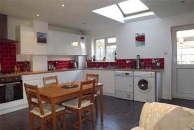  Image of 3 Bedroom Detached  To Rent at Basingstoke, RG24 8XD