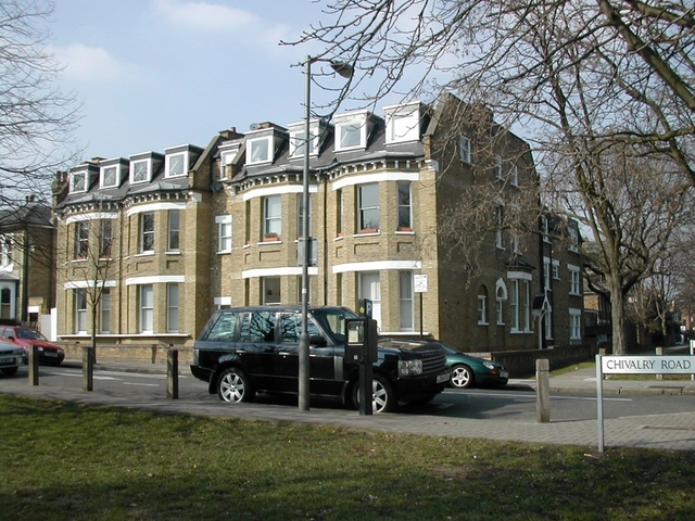  Image of 2 Bedroom Flat  For Sale at Chivalry Road  London, SW11 1HT