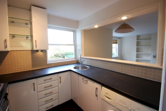  Image of 2 Bedroom Flat  For Sale at Chivalry Road  London, SW11 1HT