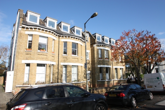  Image of 2 Bedroom Flat  For Sale at Chivalry Road  London, SW11 1HT