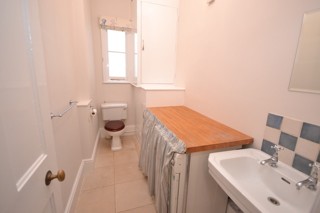  Image of 5 Bedroom Property  To Rent at Finchley, N3 1BL
