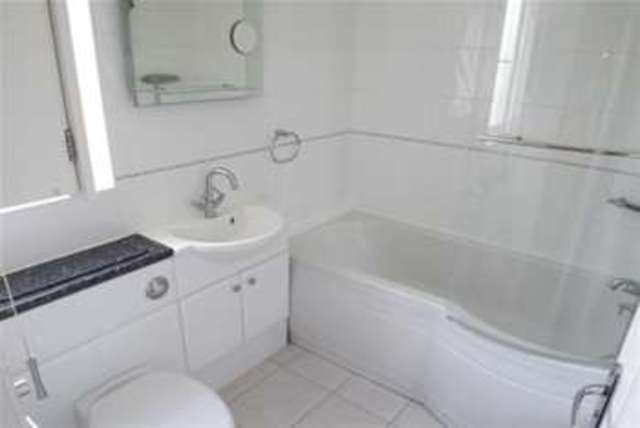  Image of 1 Bedroom Terraced  To Rent at Fleet, GU52 6ZA