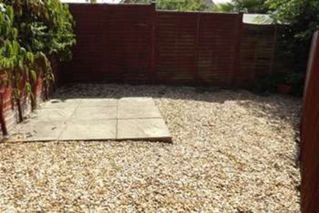  Image of 1 Bedroom Terraced  To Rent at Fleet, GU52 6ZA