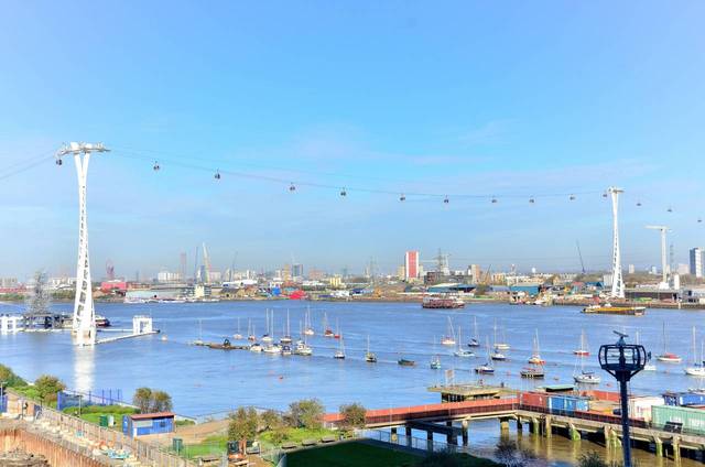  Image of 3 Bedroom Flat  For Sale at City Peninsula  Greenwich, SE10 0FN