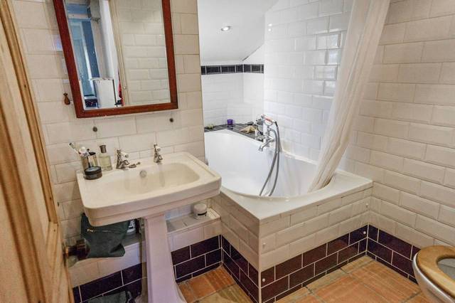  Image of 1 Bedroom Flat  For Sale at Clapton Square  Clapton, E5 8HP