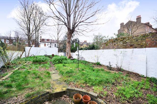  Image of 1 Bedroom Flat  For Sale at Clapton Square  Clapton, E5 8HP