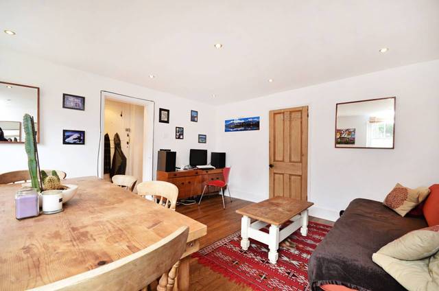  Image of 1 Bedroom Flat  For Sale at Clapton Square  Clapton, E5 8HP