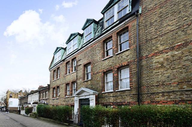  Image of 2 Bedroom Flat  For Sale at Clapton Square  Hackney, E5 8HT