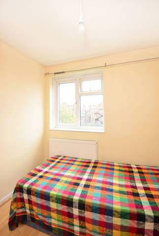  Image of 3 Bedroom Flat  For Sale at Clarence Road, Lower Clapton  Lower Clapton, E5 8DX