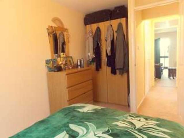  Image of 1 Bedroom Flat  To Rent at Clarkes Drive  Uxbridge, UB8 3UJ