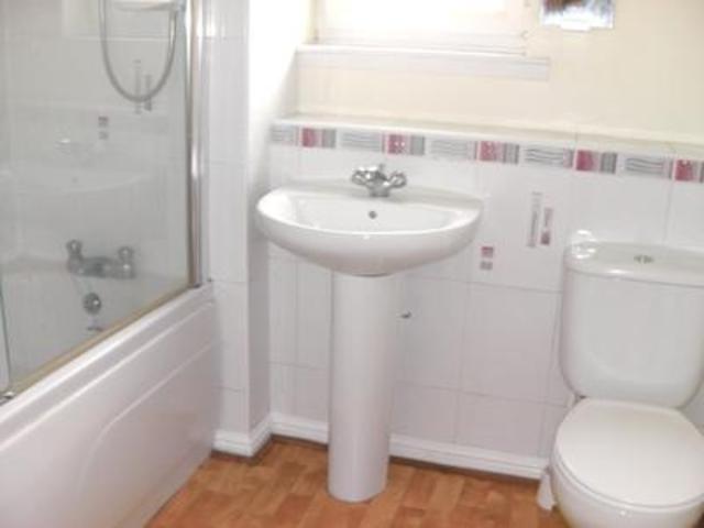  Image of 5 Bedroom Flat  To Rent at Dundee  Dundee, DD2 2NR