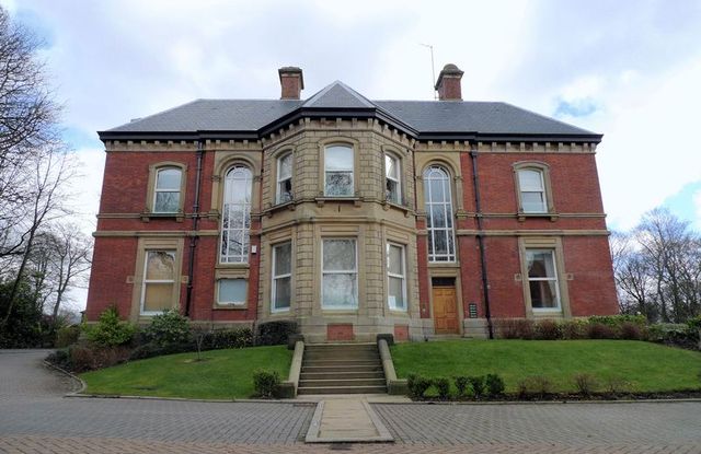  Image of 2 Bedroom Flat  For Sale at Clevelands Drive  Heaton, BL1 5GJ