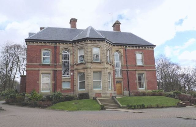  Image of 2 Bedroom Flat  For Sale at Clevelands Drive  Heaton, BL1 5GJ