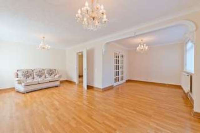  Image of 4 Bedroom Detached  For Sale at Clifton Road  Runcorn, WA7 4TA
