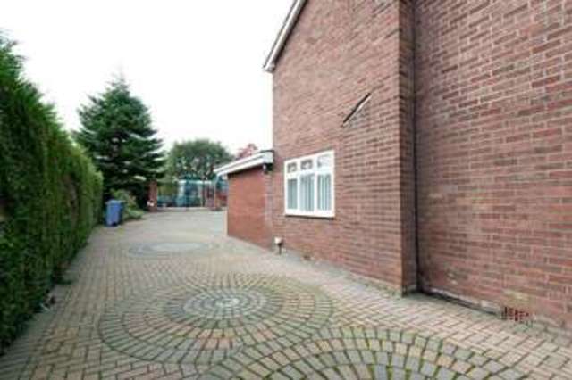  Image of 4 Bedroom Detached  For Sale at Clifton Road  Runcorn, WA7 4TA