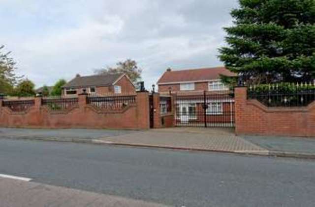 Image of 4 Bedroom Detached  For Sale at Clifton Road  Runcorn, WA7 4TA