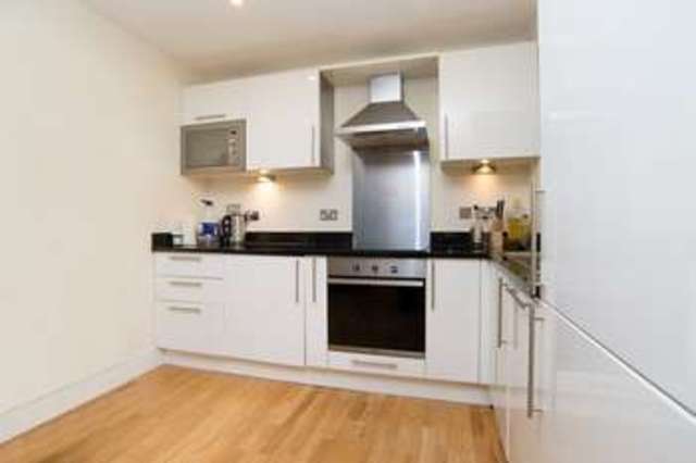  Image of 1 Bedroom Flat  For Sale at Millharbour  Canary Wharf, E14 9JT