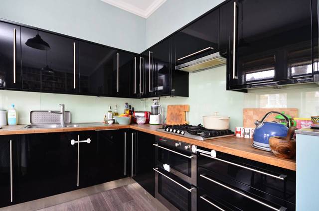  Image of 2 Bedroom Flat  For Sale at Colenso Road  Clapton, E5 0SL