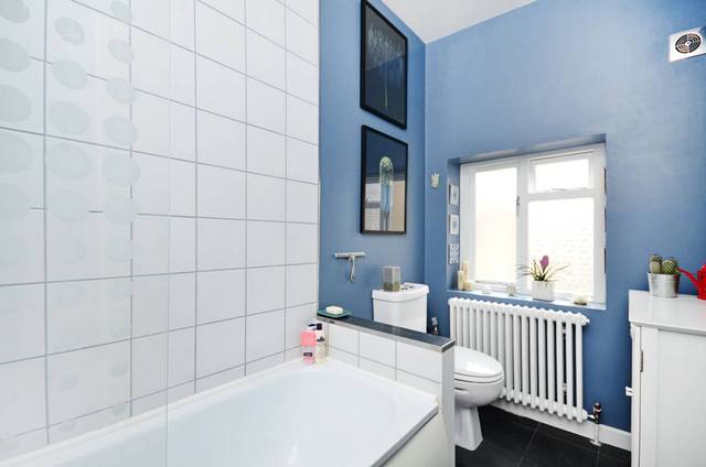 Image of 2 Bedroom Flat  For Sale at Colenso Road  Clapton, E5 0SL
