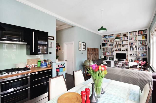  Image of 2 Bedroom Flat  For Sale at Colenso Road  Clapton, E5 0SL