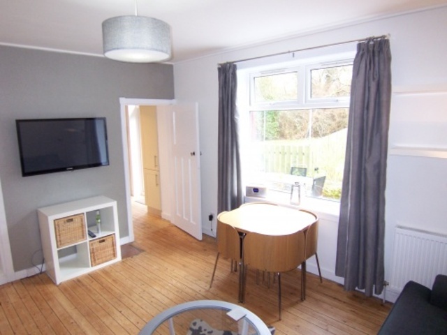  Image of 2 Bedroom Flat  To Rent at Colinton Edinburgh Edinburgh, EH13 9BS