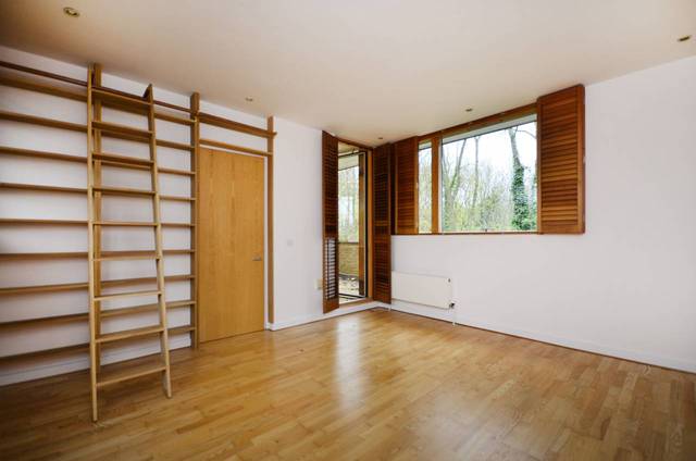  Image of 3 Bedroom Detached  For Sale at Collison Place, Manor Road  Stoke Newington, N16 5AY