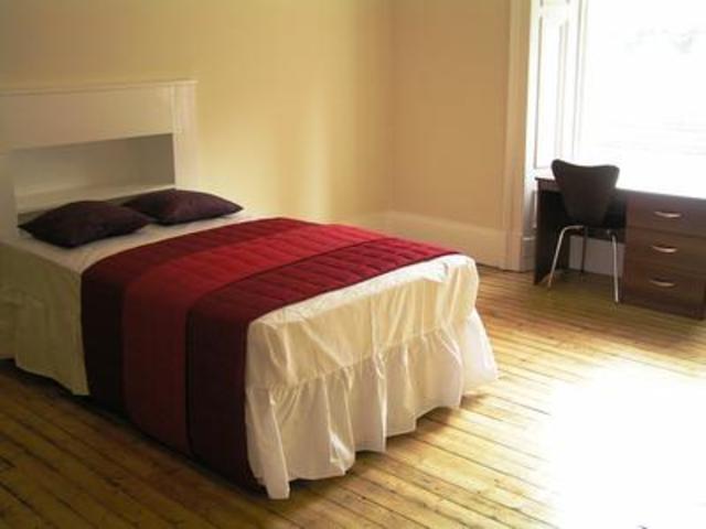  Image of 5 Bedroom Flat  To Rent at Dundee  Dundee, DD1 3DG