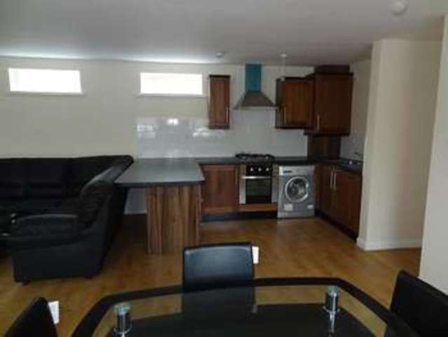  Image of 2 Bedroom Flat  To Rent at Coventry, CV3 1GG