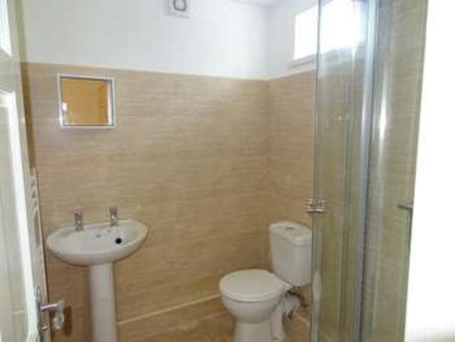  Image of 2 Bedroom Flat  To Rent at Coventry, CV3 1GG
