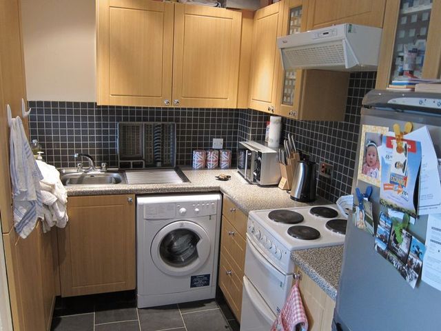  Image of 1 Bedroom Terraced  To Rent at Cornerside  Ashford, TW15 1UY