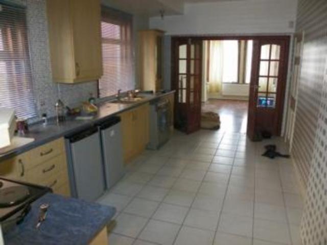 Image of 1 Bedroom Flat  To Rent at Coventry Road  Southampton, SO15 2GE