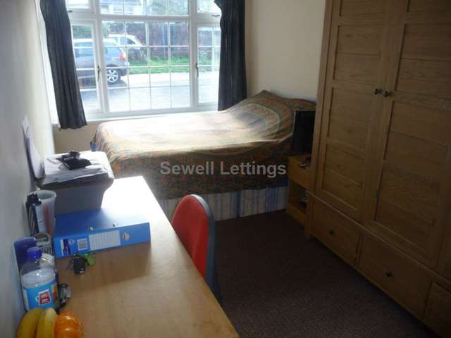  Image of 7 Bedroom Detached  To Rent at Crescent Road  Reading, RG1 5SN