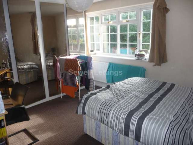  Image of 7 Bedroom Detached  To Rent at Crescent Road  Reading, RG1 5SN