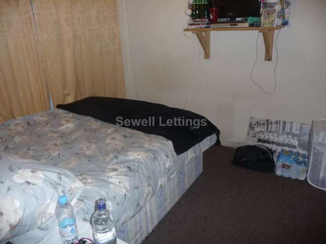  Image of 7 Bedroom Detached  To Rent at Crescent Road  Reading, RG1 5SN